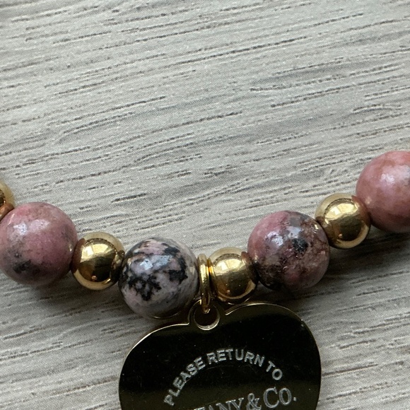 💗 Pink, Mauve, Rose Beaded Bracelet w/Gold Heart Charm Brand New! - Picture 4 of 5